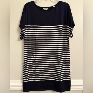 Max Studio t-shirt dress with pockets , navy/white, large, EUC